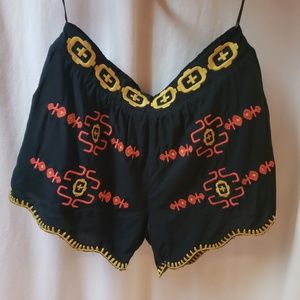Colorful embroidered black shorts